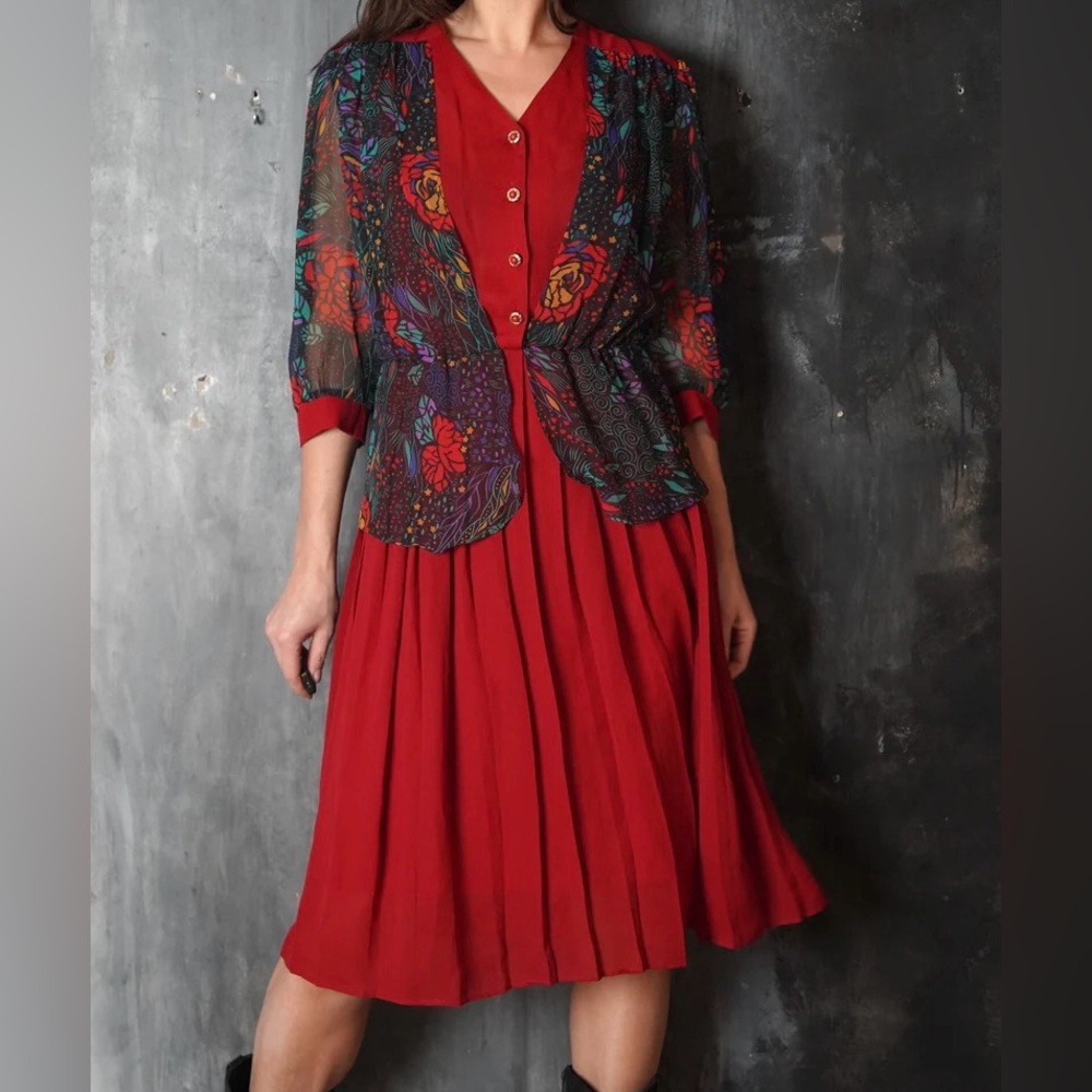 Fun 80s Pleated Midi Dress